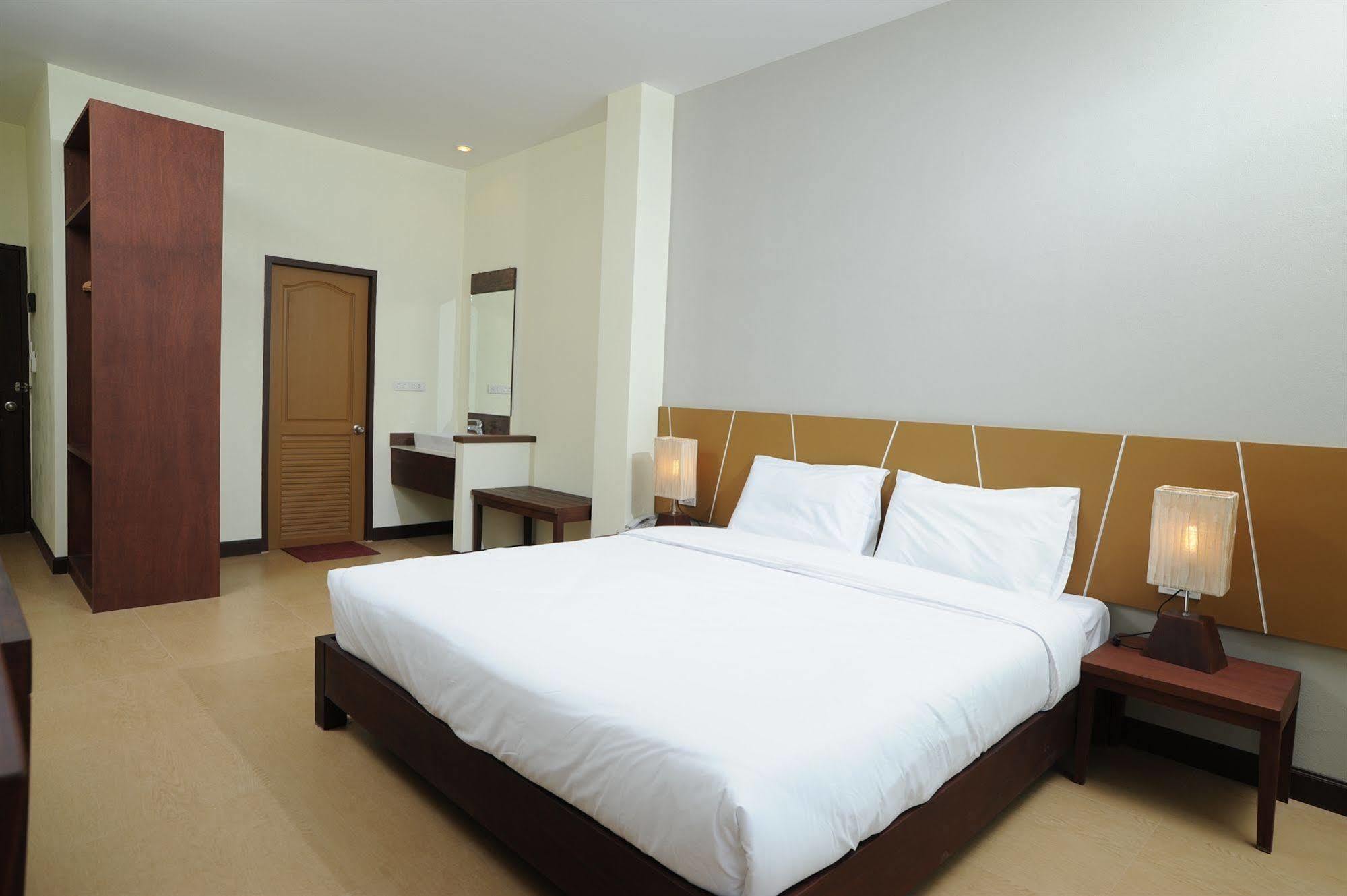 Mawin Hotel Chiang Mai Exterior photo