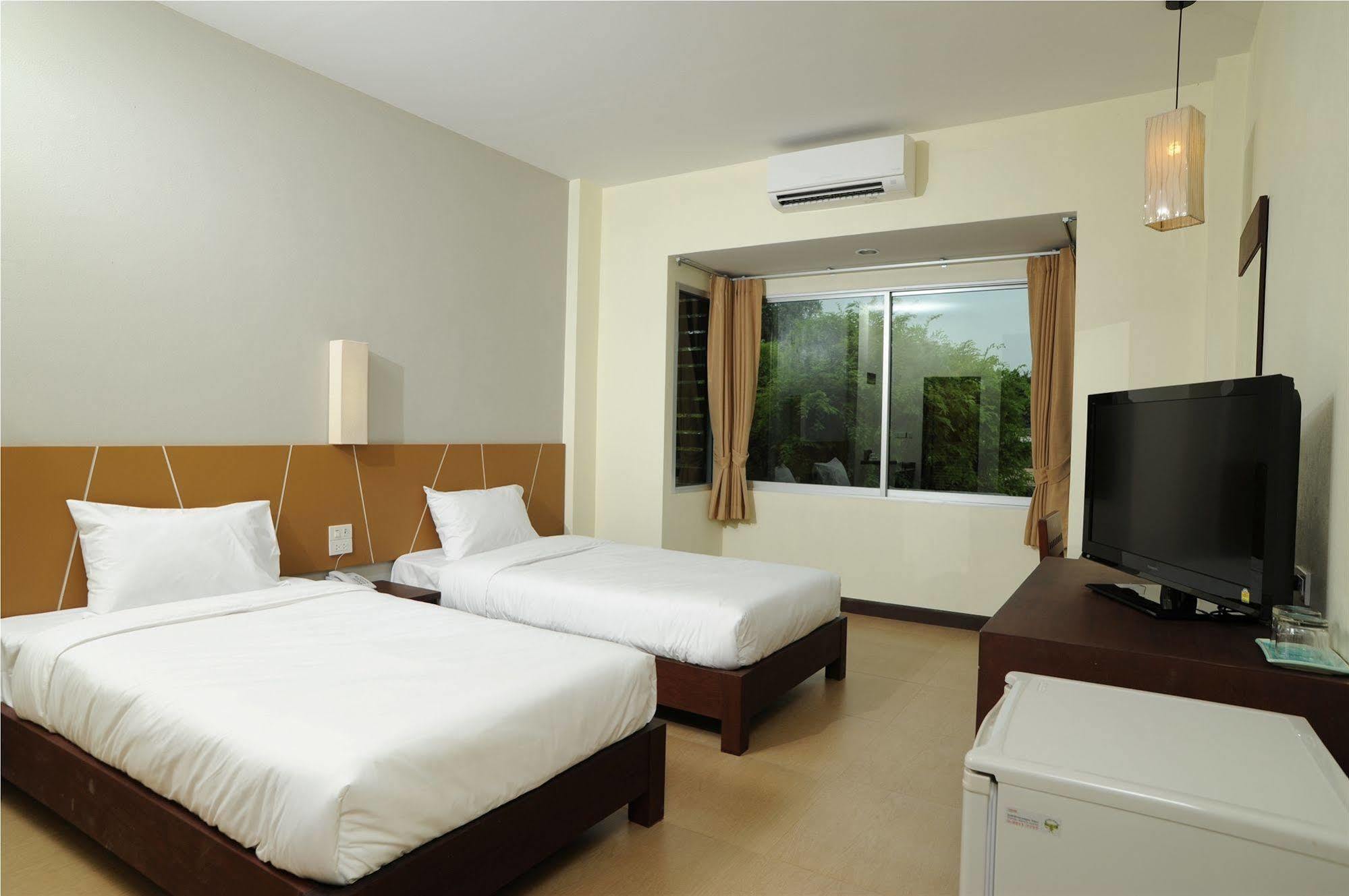 Mawin Hotel Chiang Mai Exterior photo